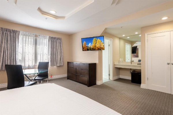 Wilshire Crest Hotel Los Angeles image 15